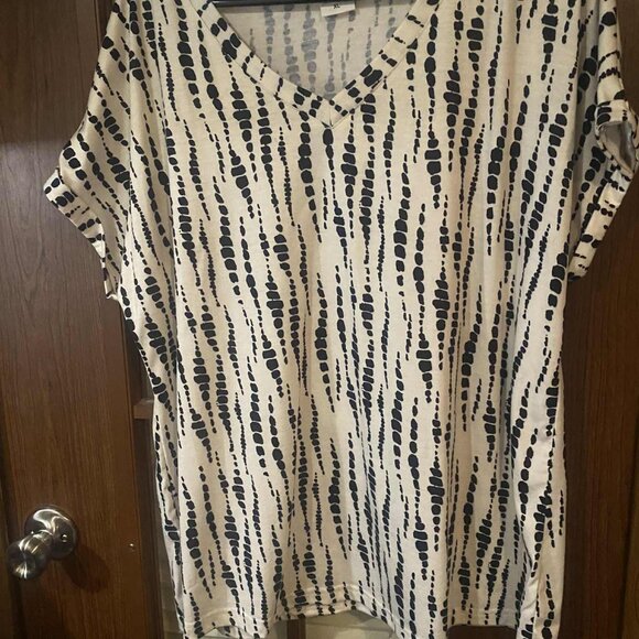 Womens blouses 5 Piece L-XL Misc bundle - Picture 14 of 16